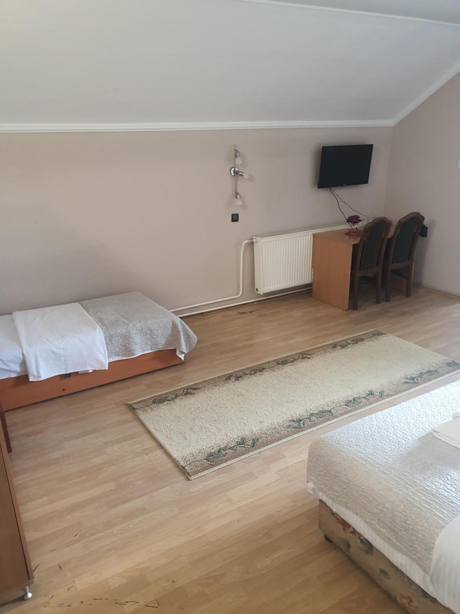 Guest House Vila Bor 노비사드 외부 사진