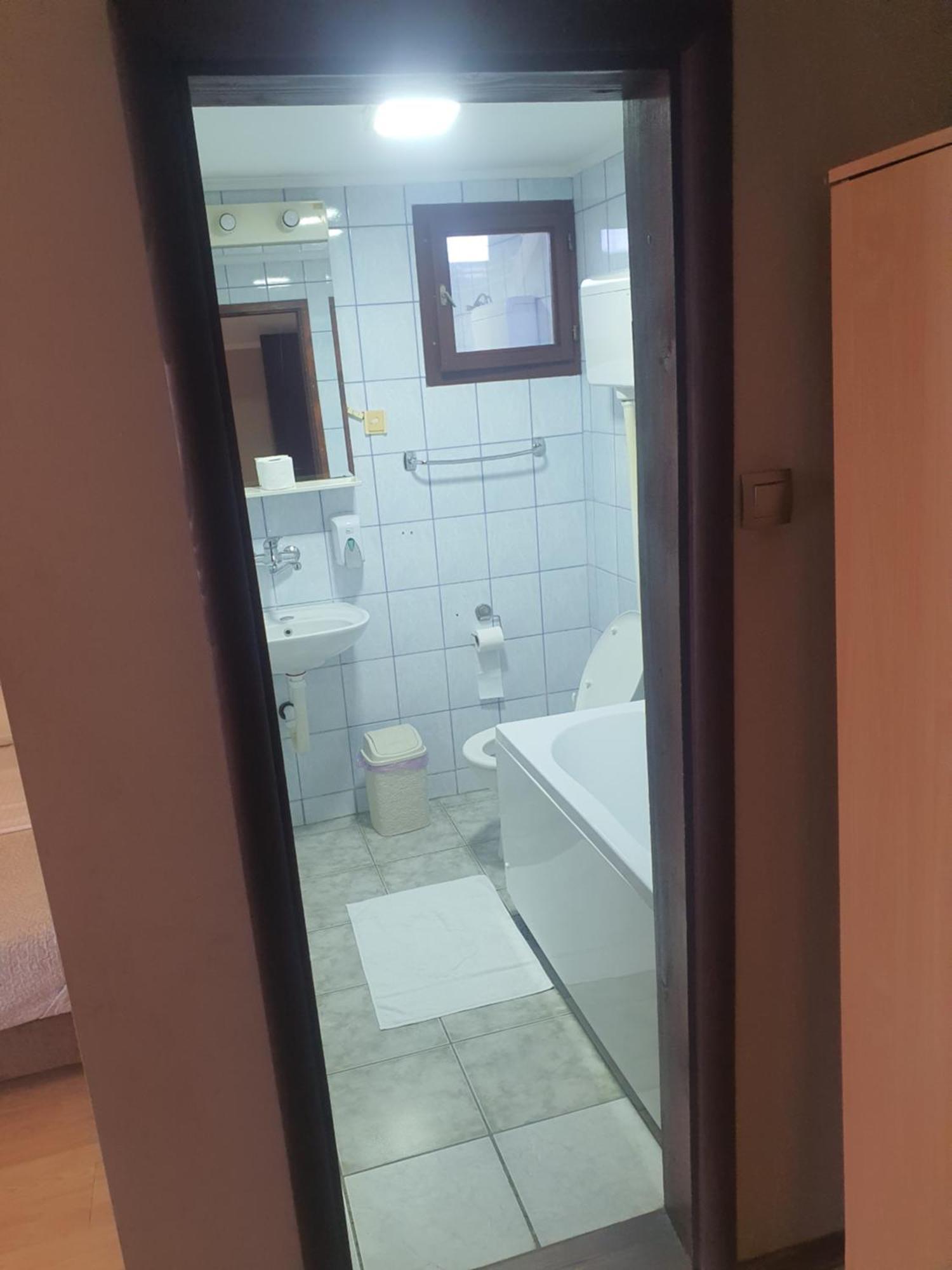 Guest House Vila Bor 노비사드 외부 사진
