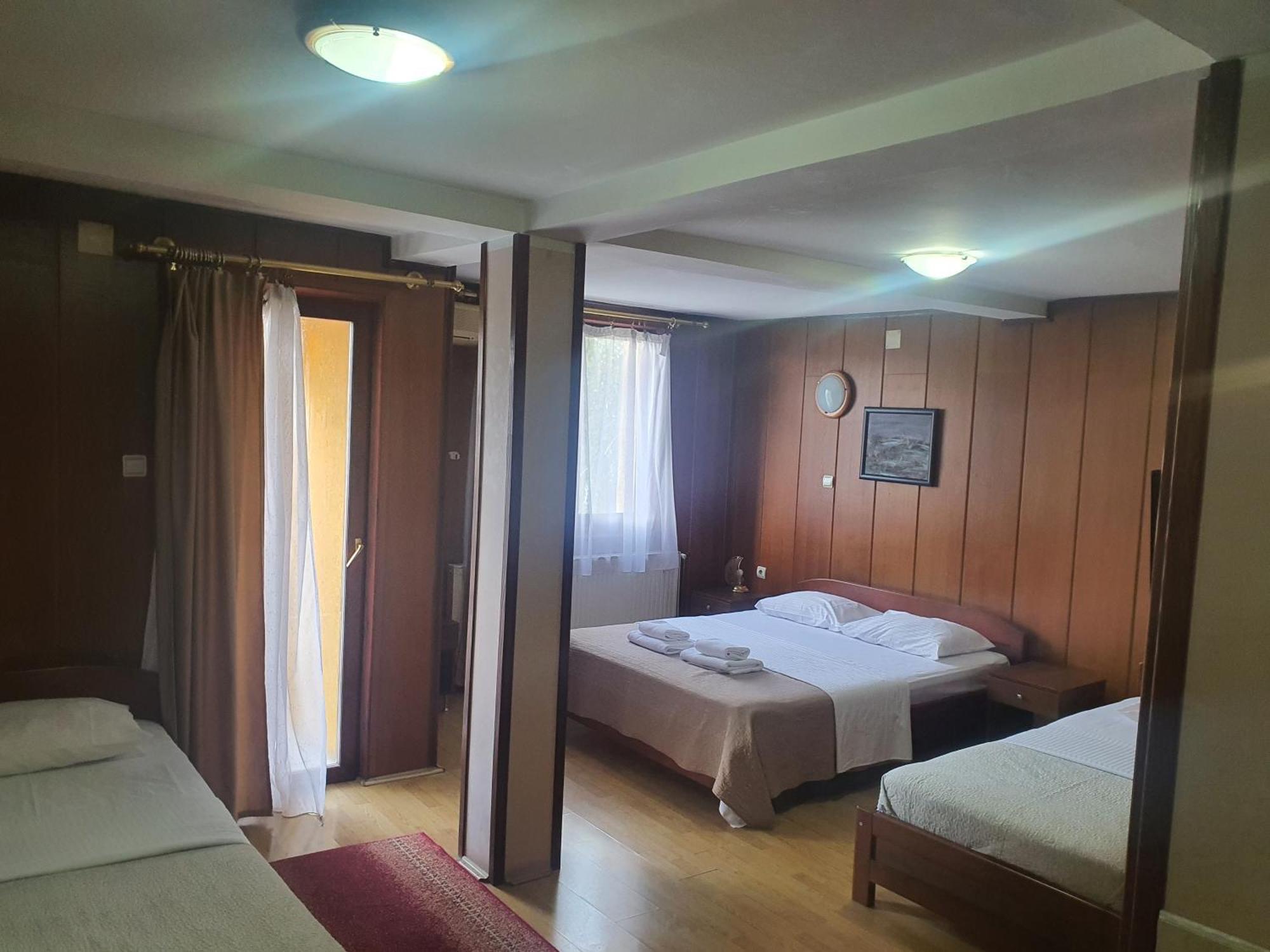 Guest House Vila Bor 노비사드 외부 사진