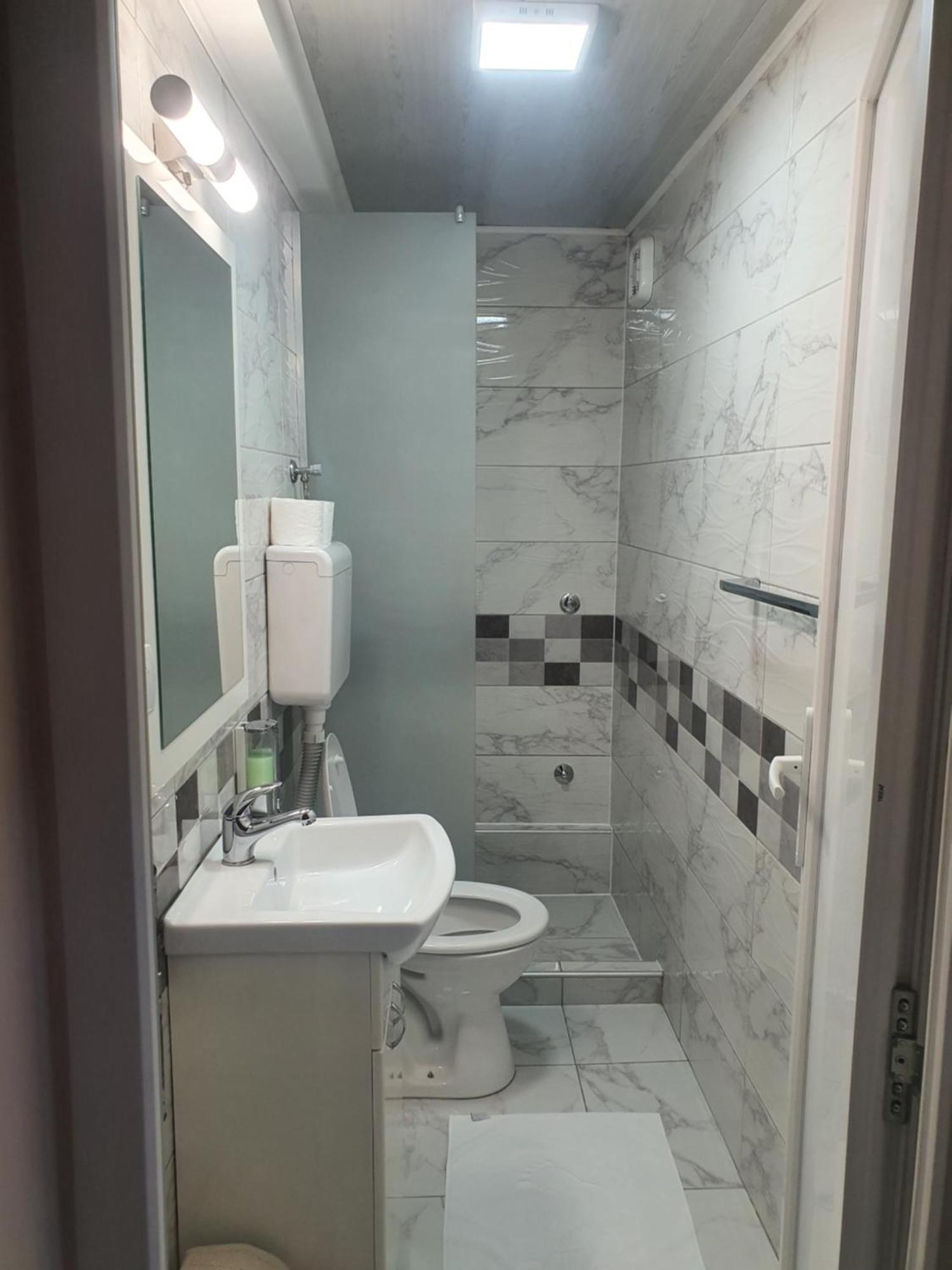 Guest House Vila Bor 노비사드 외부 사진