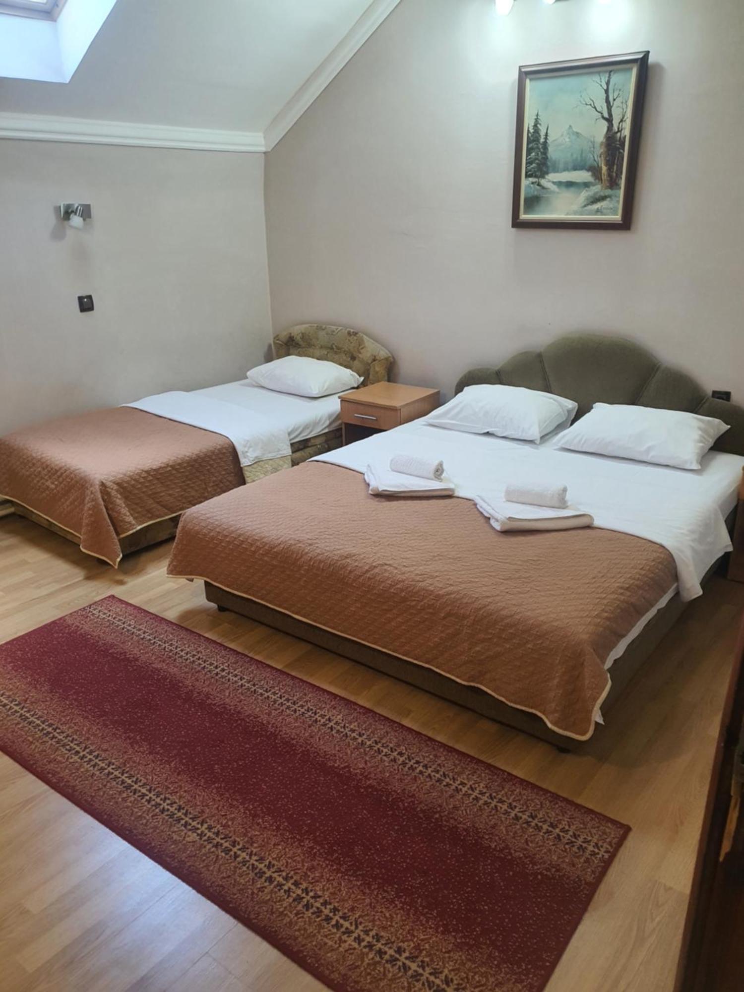 Guest House Vila Bor 노비사드 외부 사진