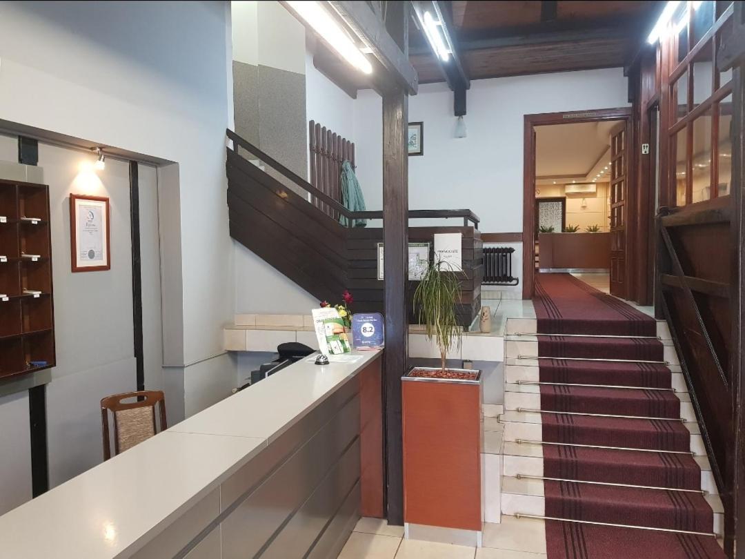 Guest House Vila Bor 노비사드 외부 사진